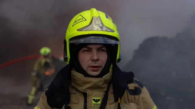 Масована атака на Запоріжжя: понад дві години обстрілу дронами, палають будинки