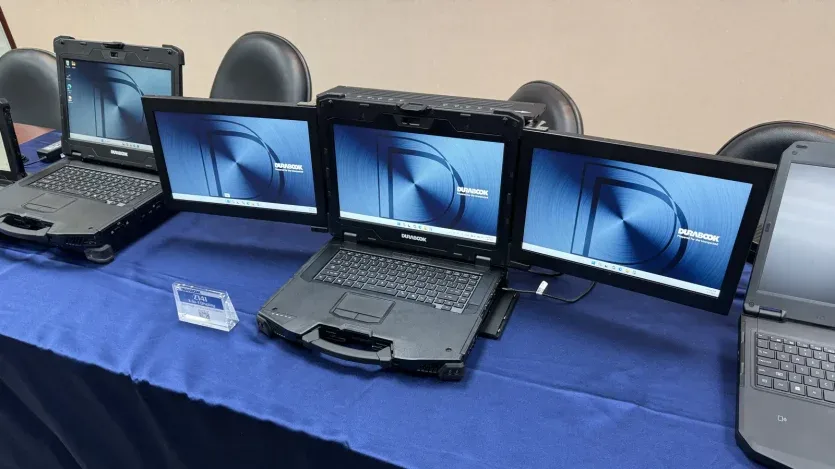 Durabook Z14I-DX3: захищена робоча станція з трьома дисплеями та RTX Ada для екстремальних умов