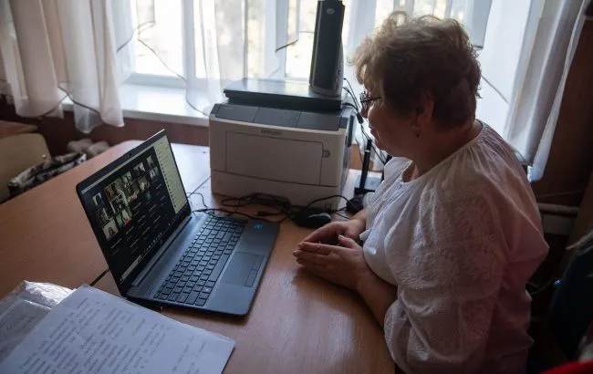 Педагоги в класі на прифронтовій території