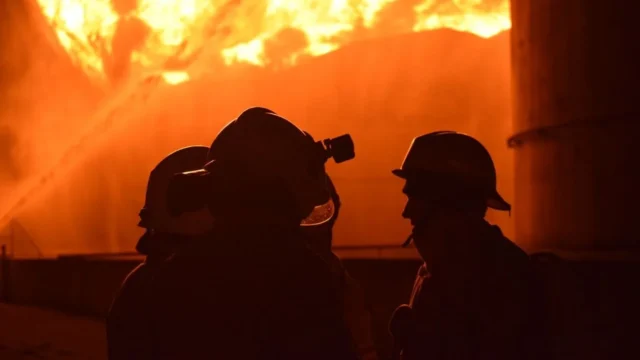 Шість атак за добу: як працівники “Епіцентру” в Миколаєві боролися з наслідками обстрілу