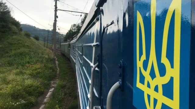 Атака на поїзд на Волині: росіяни завдали удару за 2 км від польського кордону