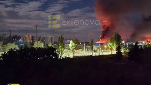 Логістичний хаб РФ у Луганську охоплений вогнем після серії вибухів