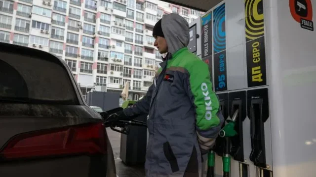 Бензин та дизель перетнули позначку 100 грн: огляд цін на АЗС України 13 вересня
