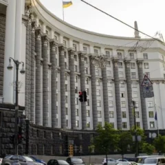 Бюджет-2027: рекордні видатки на оборону, підвищення ПДВ та 52,8 млрд на дороги