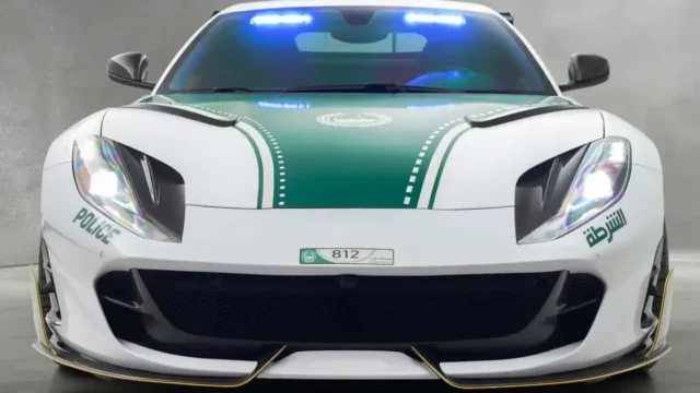 Ferrari 812 Superfast Mansory для поліції Дубая: суперкар замість патрулювання