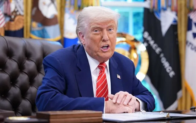 Трамп під час прес-брифінгу в Білому домі