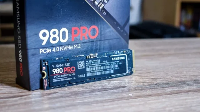 Неймовірна знахідка на блошиному ринку: три SSD Samsung 2ТБ за $30 замість $1500