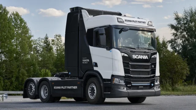 Toyota постачатиме водневі паливні елементи для 40 вантажівок Scania