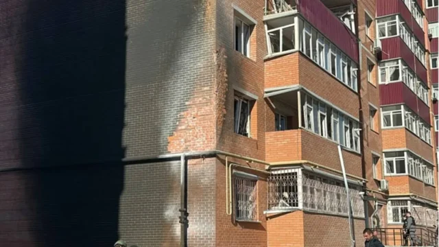 Атака дроном на Суми: пошкоджена багатоповерхівка, постраждала дитина