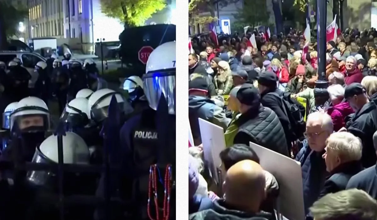 Будівля Конституційного трибуналу в Варшаві з мітингуючими