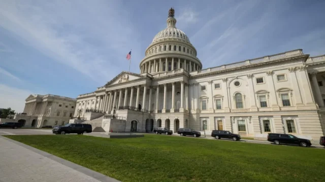 Конгресовские выборы в США: как победа демократов может изменить политику поддержки України