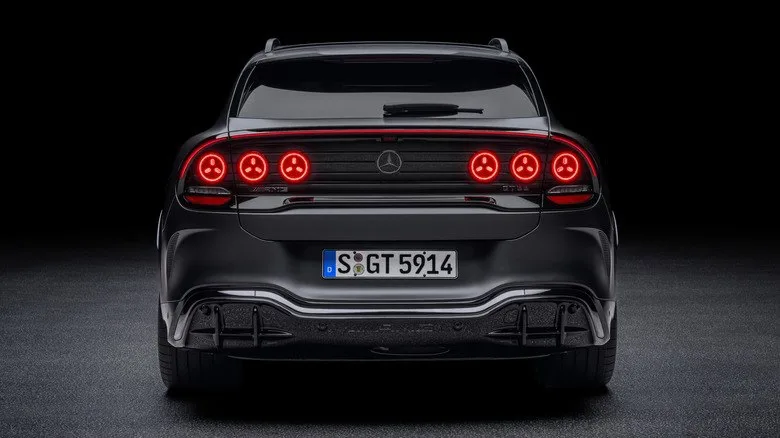 Інтер'єр електричного gt suv з цифровою панеллю