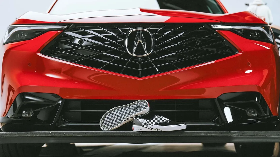 Acura ADX CZ-77: кастомний кросовер у дусі BMX-культури та Vans