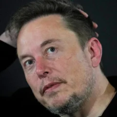 Маск уточнив, хто контролює Starlink в Україні: повна залежність від США