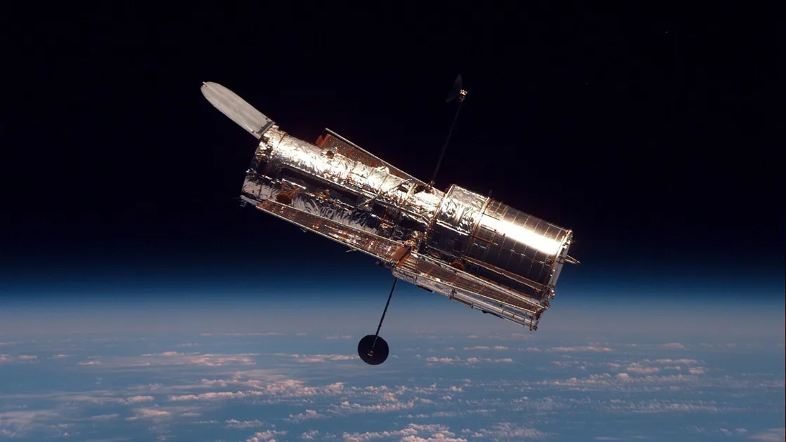 NASA ініціює комерційну операцію з порятунку телескопа «Габбл» від падіння на Землю