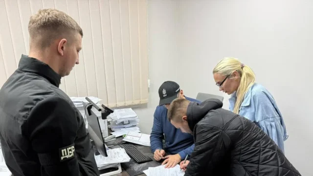 Митник на Прикарпатті збив пішохода і втік: 25-річний у комі