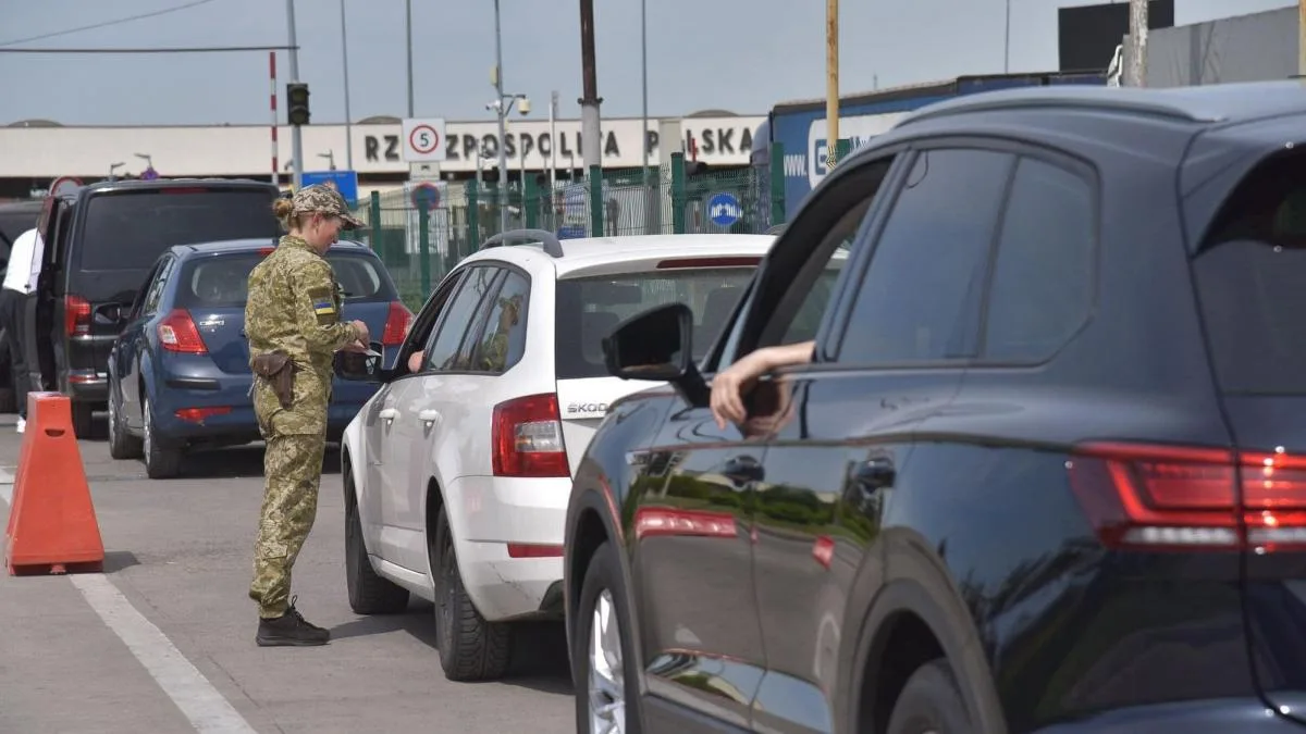 Порядок оформлення документів для в'їзду в Польщу