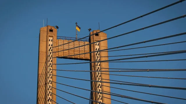 Атака на Північний міст у Києві: пошкодження та обмеження руху транспорту