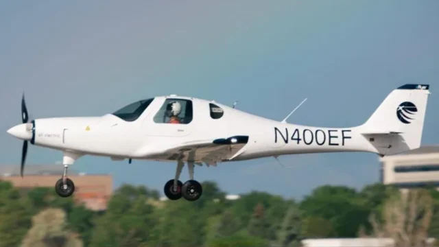 Електричний літак eFlyer 2 здійснив перший політ: революція в підготовці пілотів