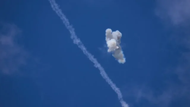 Атака на Полтаву: російські безпілотники поцілили біля школи, постраждалих немає