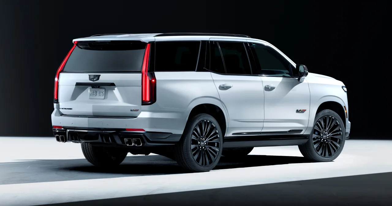 Салон ювілейного Escalade-V із синьою строчкою