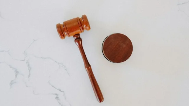 Запоріжзька матір виправдана судом: поліція не довела порушення батьківських обов’язків