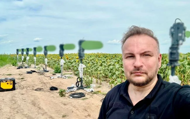 Супутник космічної мережи керування безпілотниками