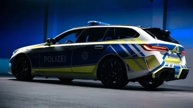 BMW M5 Touring у поліцейській лівреї: 727 к.с. для німецьких автобанів