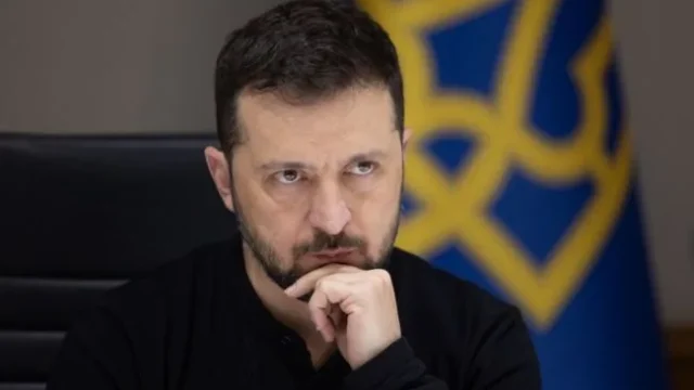 Зеленський підписав закони про податки на міжнародні посилки та звітність платформ