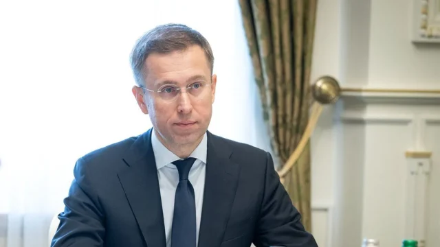 Приватизація державних банків: уряд запустив продаж акцій «Сенс Банку» та Укргазбанку