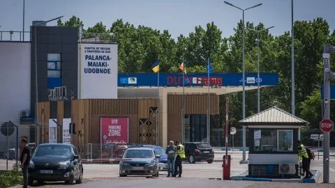 Снаряд ударив по автобусу на прикордонному переході “Паланка” між Україною й Молдовою