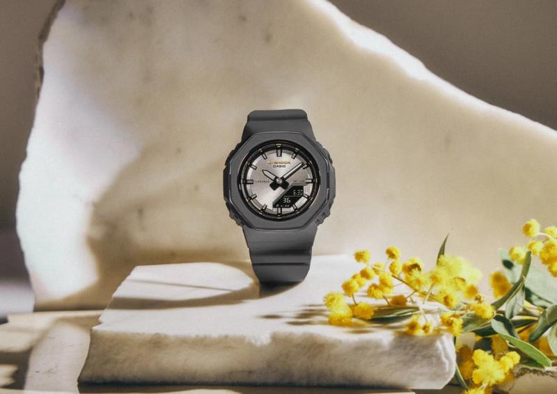 Casio представила нову модель G-Shock GMA-P2126W-8A з металевим циферблатом